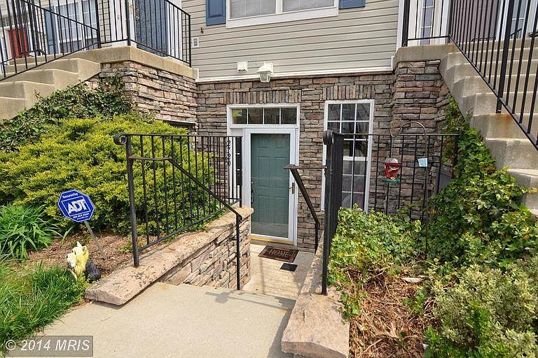 1st image of 2720 Oak Leaf Ct