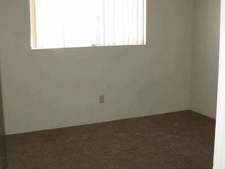 3213 W Cabot Dr #4 — Photo 12