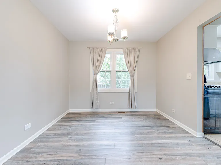 5S735 Park Meadow Dr — Photo 7