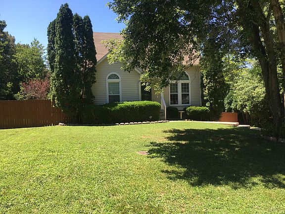 2nd image of 436 Bluff Dr