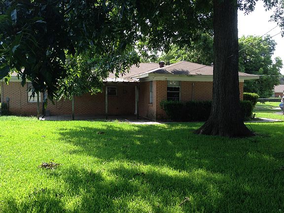 2nd image of 2413 Arlington Pl