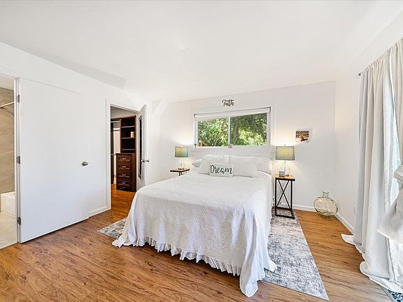 5th image of 548 Monterey Dr