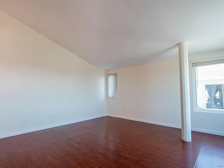 1319 Grand Ave — Photo 3