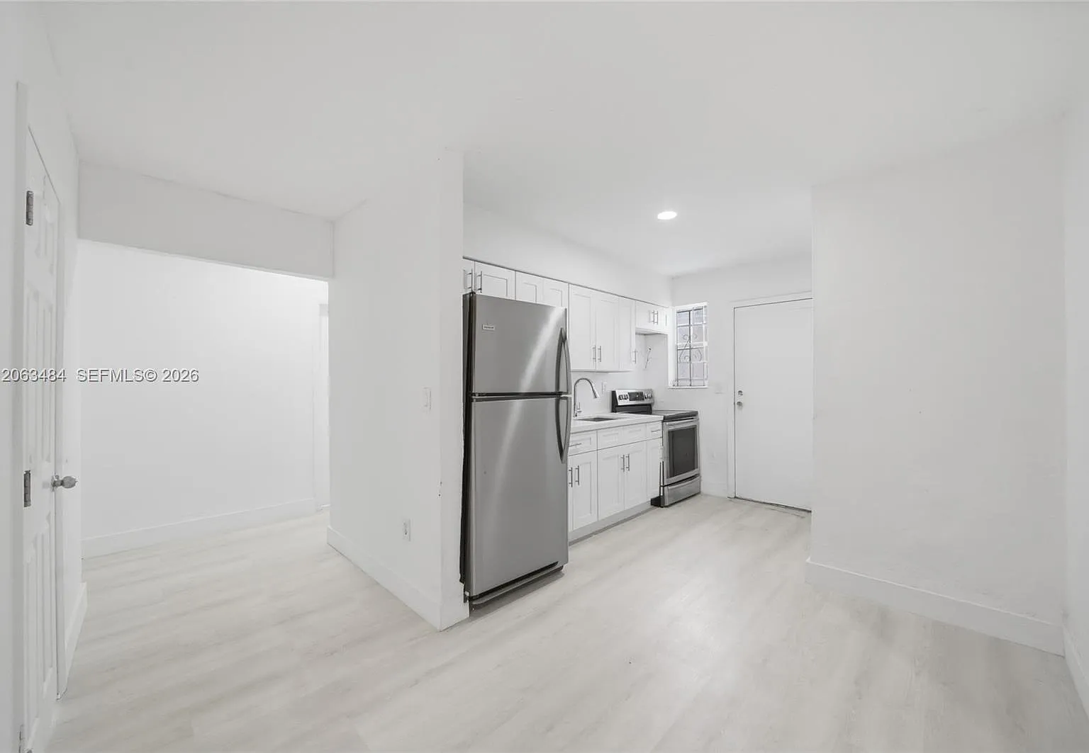 3 bed, $2,500 — Photo 2