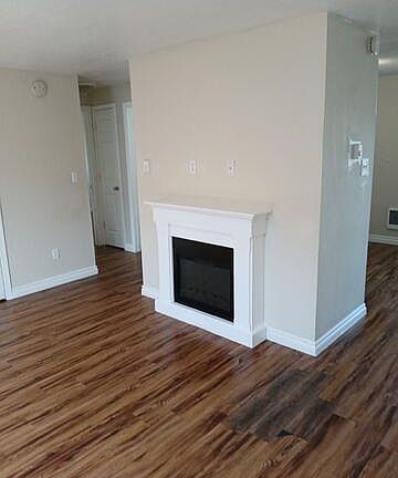 2nd image of 1402 Roosevelt Ave