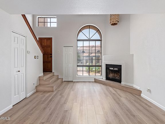 4th image of 1025 E HIGHLAND Avenue #25