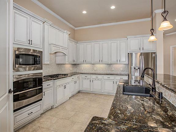 5th image of 9803 Cat Hollows Ct