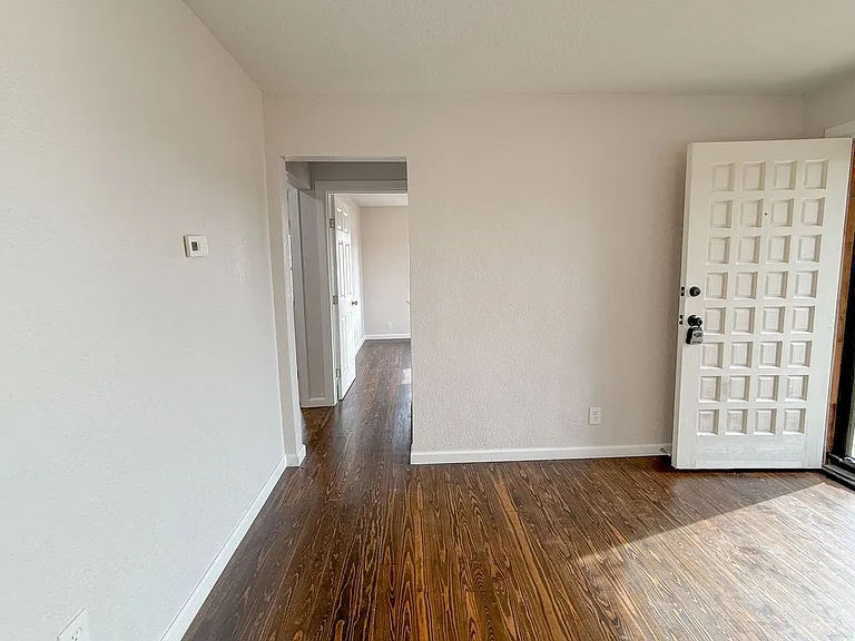 203 W Dale St — Photo 12