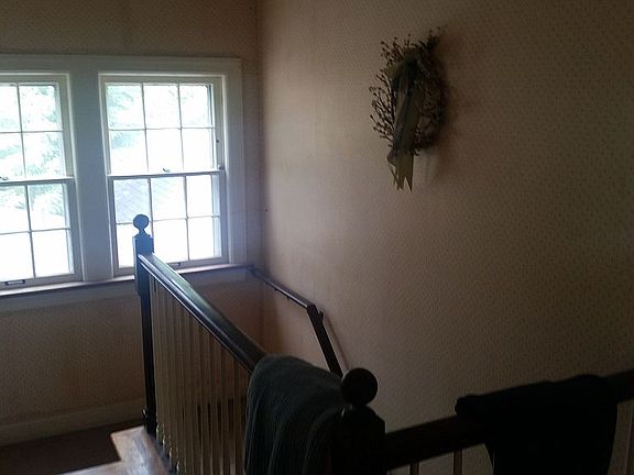 4th image of 407 W Maywood Ave