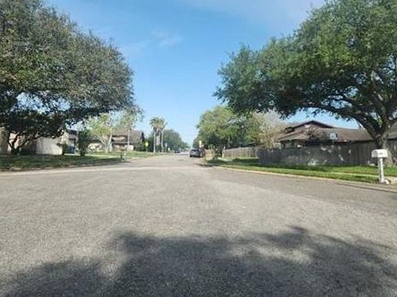 3rd image of 4601 Snead Dr
