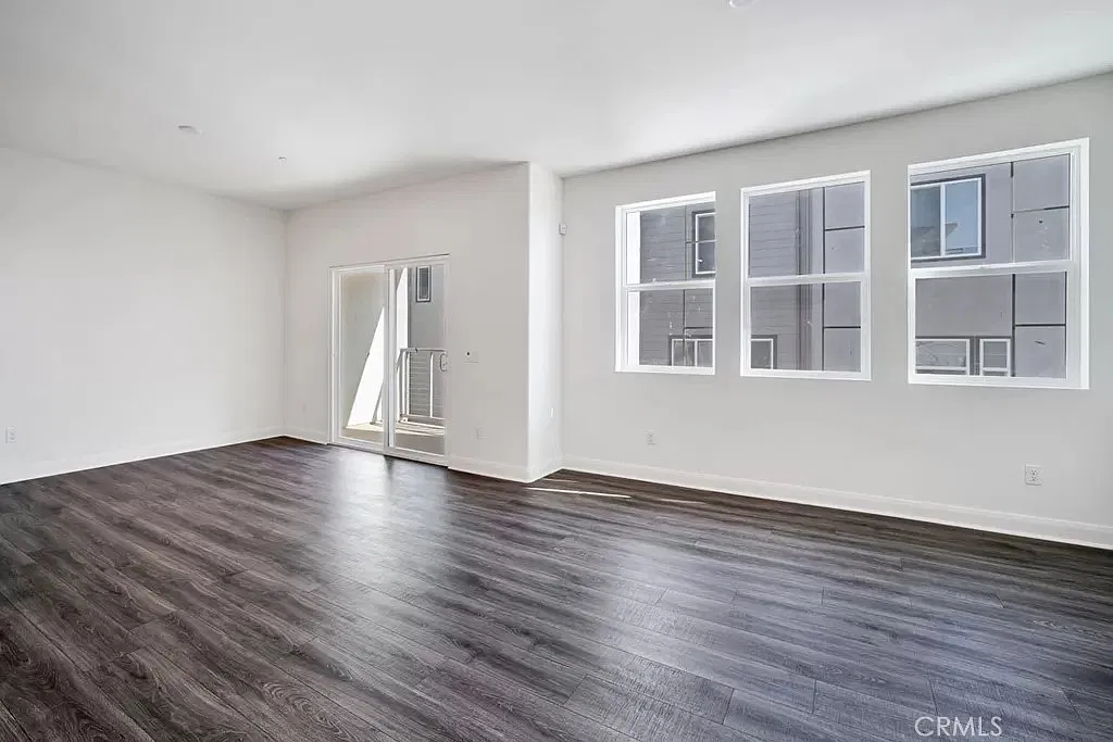 2 bed, 1270 sqft, $4,795 — Photo 2