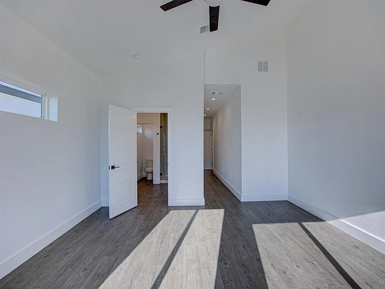 20507 Bonanza St #B — Photo 28
