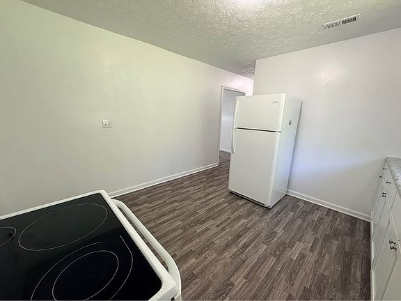 5th image of 219 Highland Dr