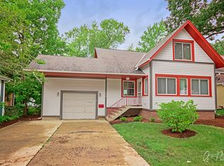 134 S Lake St, Grayslake, IL 60030