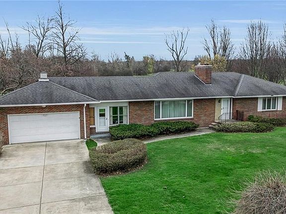 2nd image of 5153 Lake Shore Rd