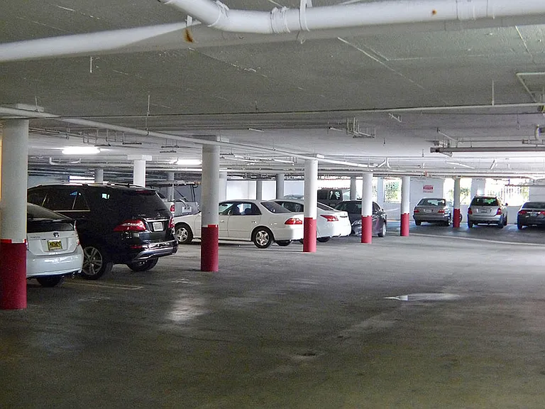 North Tower Apts — Photo 10