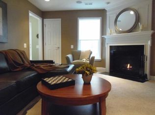 165 Great Laurel Sq SE, Leesburg, VA 20175
