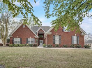 1424 Abbie Kilgore Way, Loganville, GA