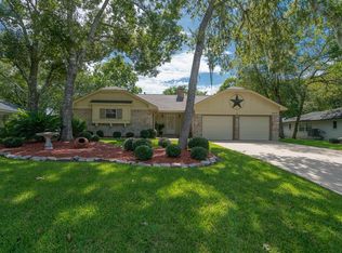 5243 Whittier Oaks Dr, Friendswood, TX 77546