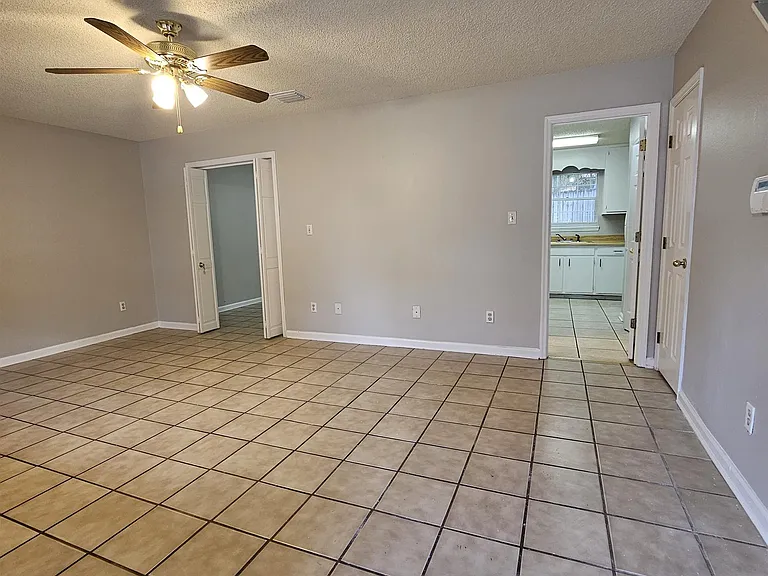 2388 Gregory Dr — Photo 5