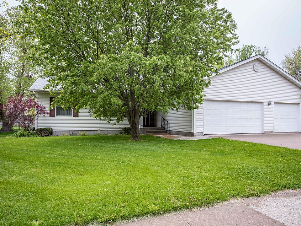 1st image of 2802 W Fulliam Ave