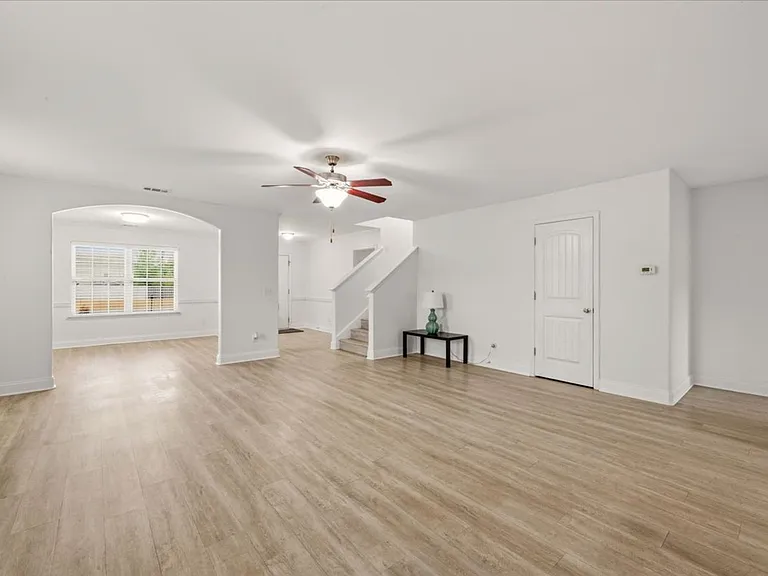 102 Old Mill Rd — Photo 16