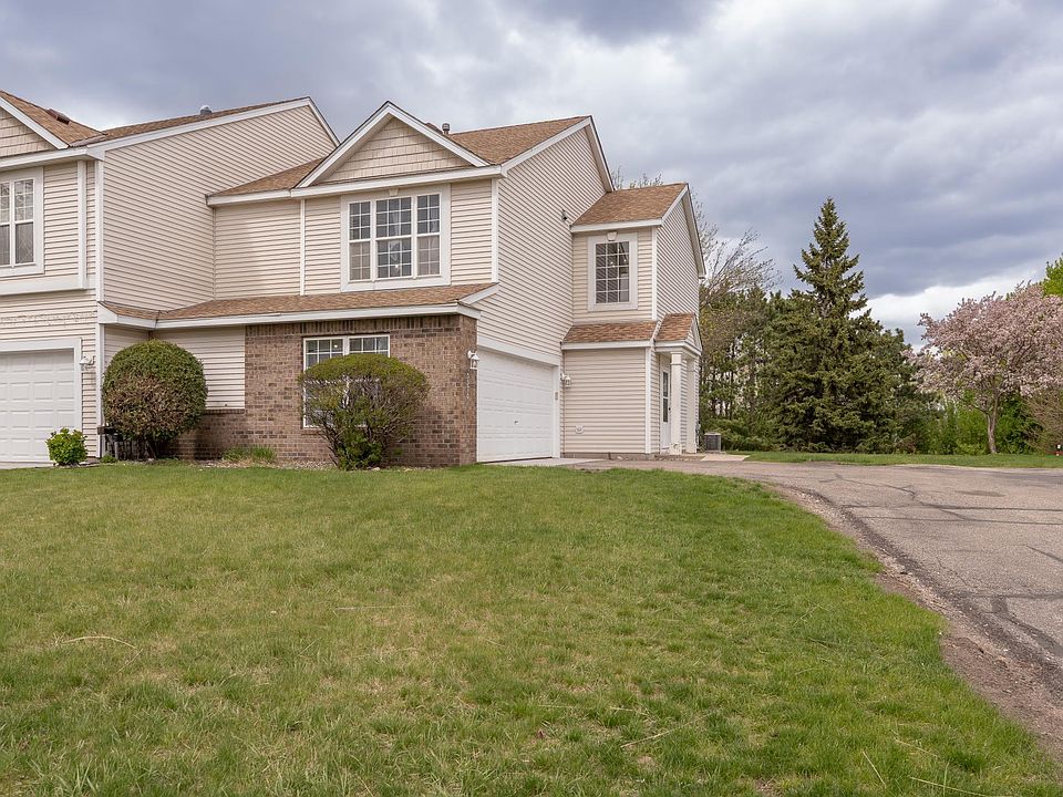 1st image of 15570 Finch Ave