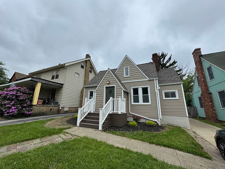 2186 Jackson Blvd