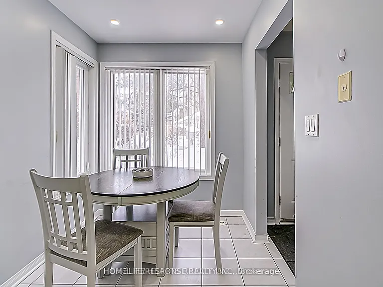 29 Rosebank Dr #911 — Photo 10