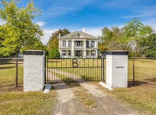 1127 E Jefferson Ave, Whitney, TX 76692