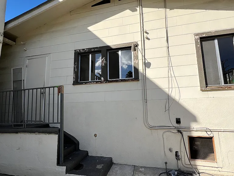 1608 Avalon St — Photo 4