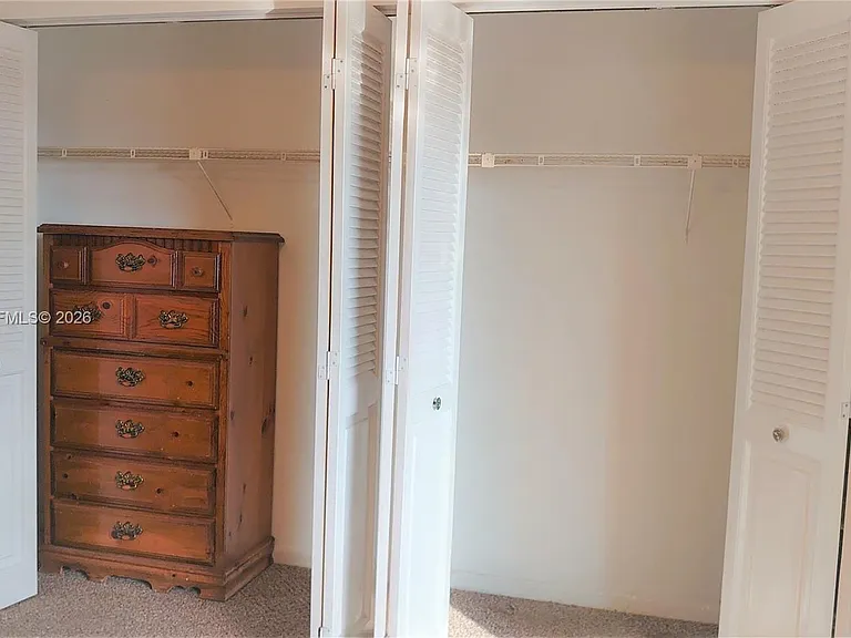 250 Suffolk Dr #250-F — Photo 11