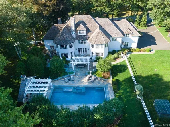 165 Weeburn Drive, New Canaan, CT 06840