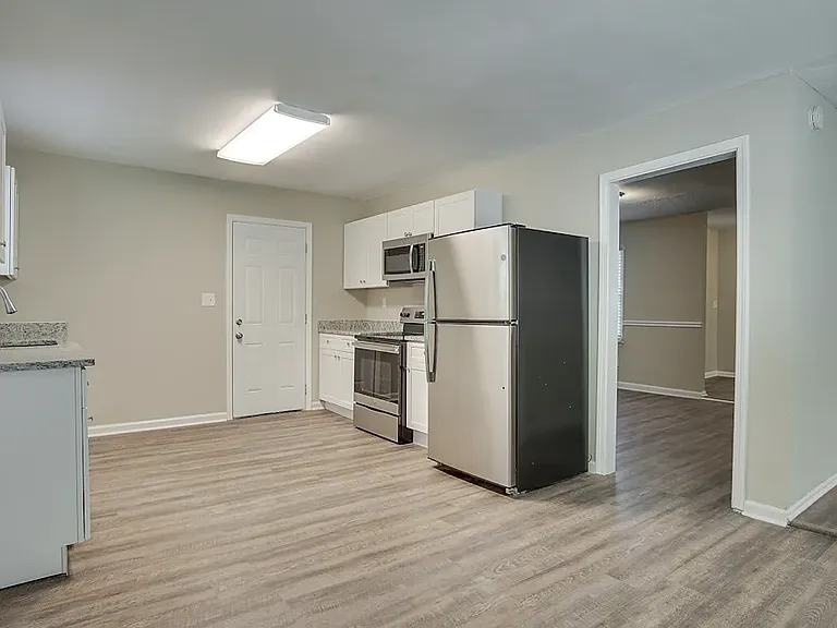 2416 Wood Hill Ln — Photo 9