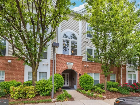 1520 N Point Dr APT 3-0202, Reston, VA 20194