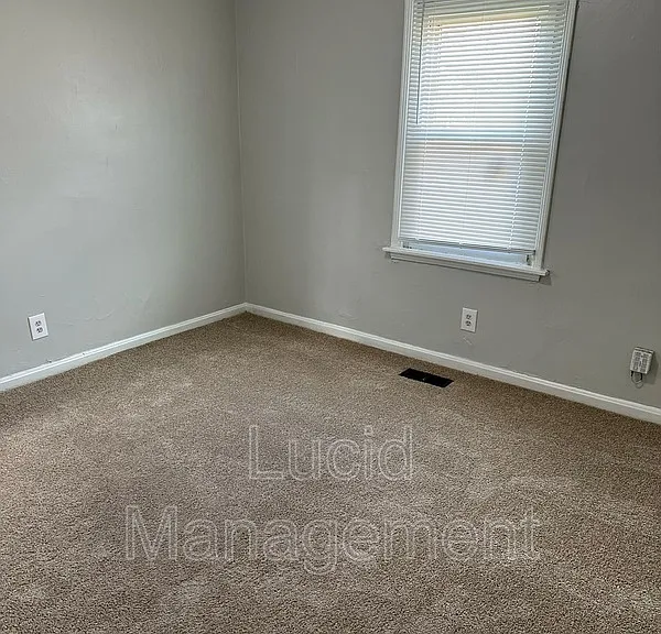 3601 Parthenia Ave — Photo 6