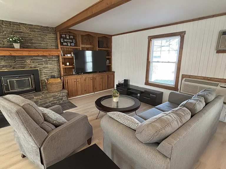 516 Mound Ct #2 — Photo 2