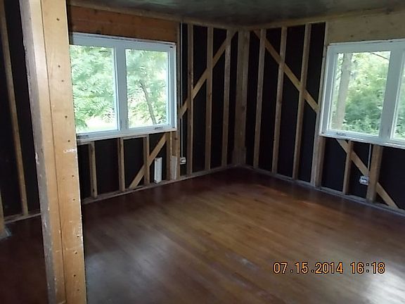 3rd image of 15050 W 147th St