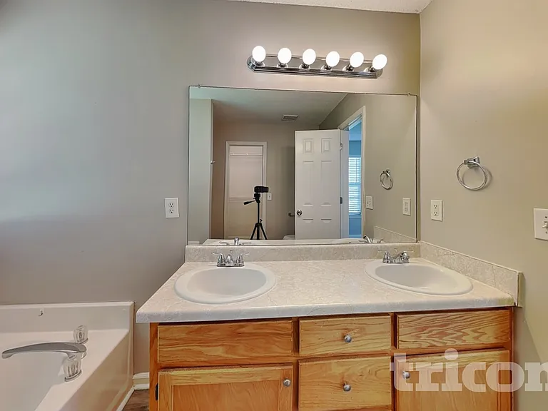 6316 Wellington Ct — Photo 9