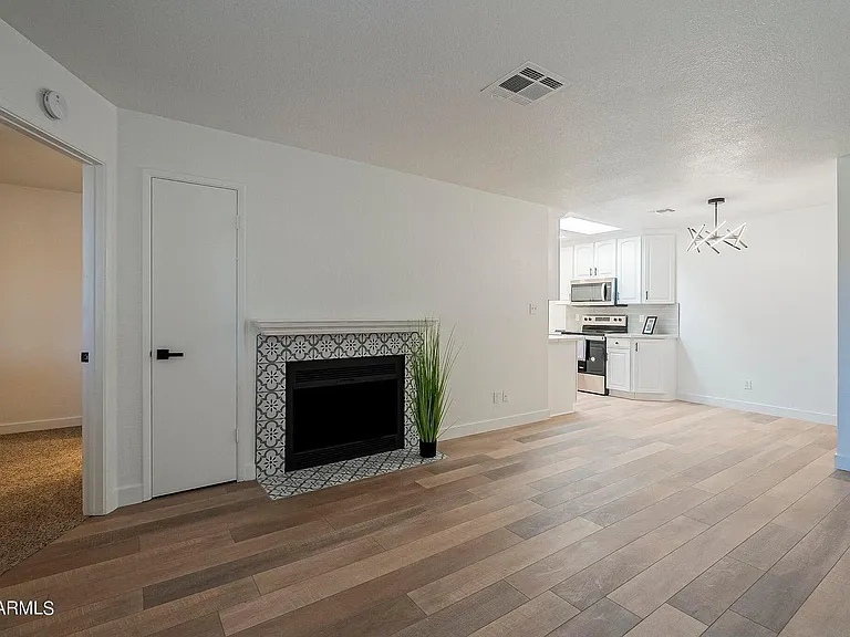 502 W Tonopah Dr #2 — Photo 3