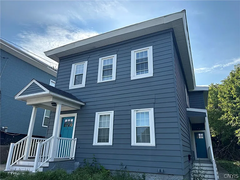 408 E Laurel St — Photo 3