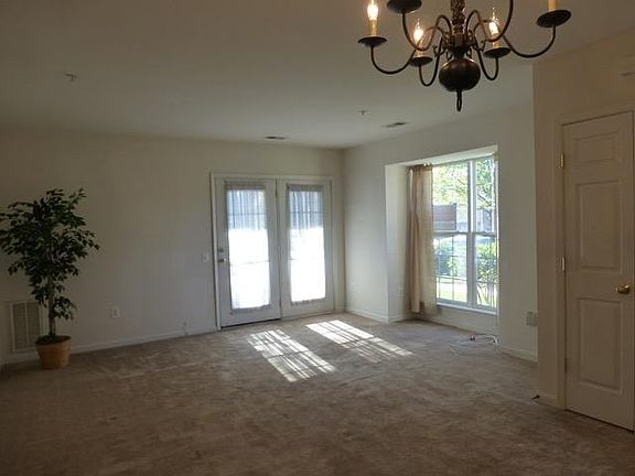 2nd image of 200 Fallsgrove Blvd