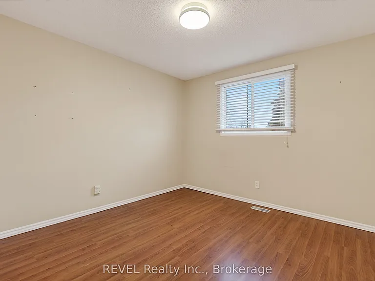 6166 Wildrose Cres #UPPER — Photo 22