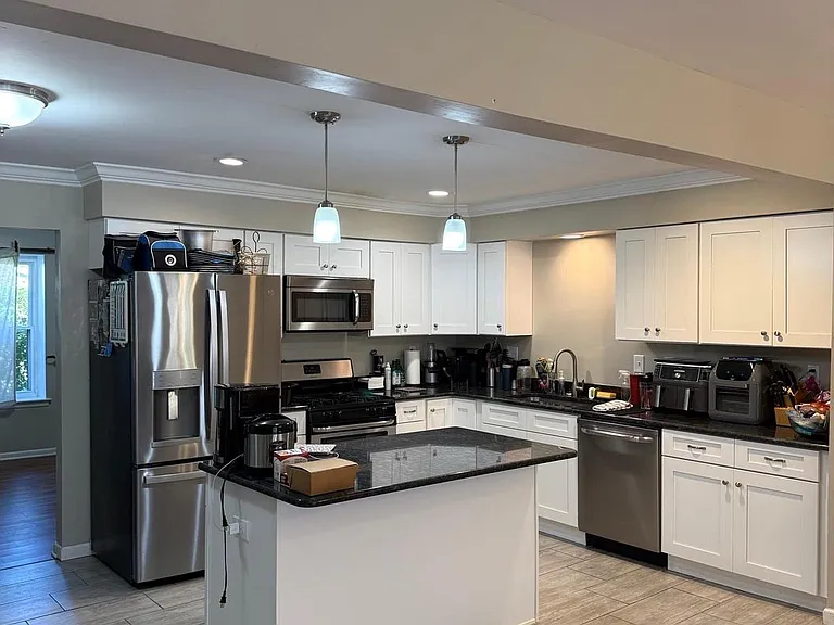 913 Hampton Way — Photo 5