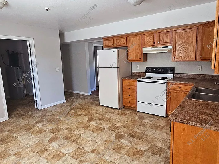 2080 Railroad St #2 — Photo 6