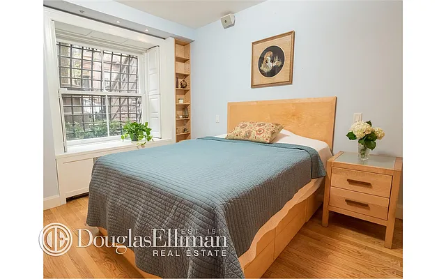 Sold by Douglas Elliman | media 19