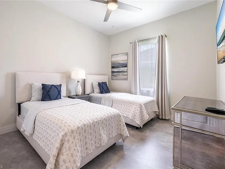 2737 Linda Dr — Photo 15