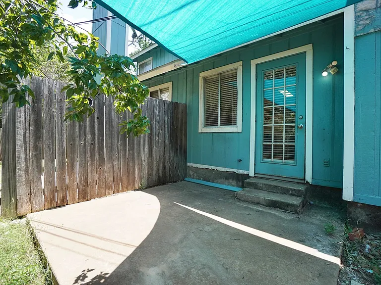 7602 Woodstone Cv #A — Photo 27