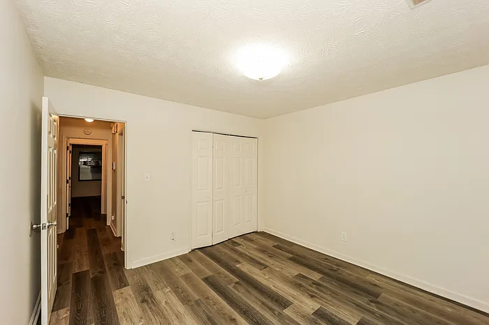 7074 Williamsburg Dr — Photo 12