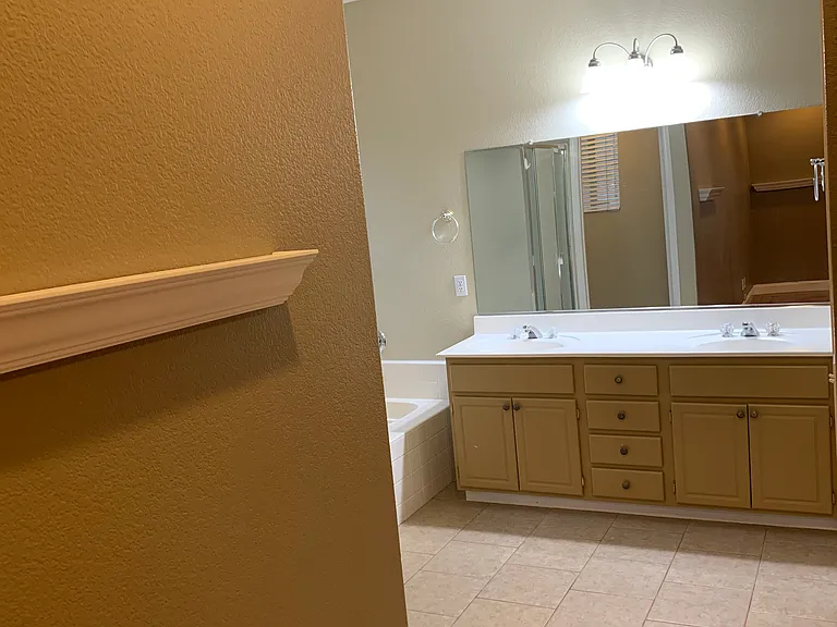 1009 Miraflores Dr #TRI — Photo 6